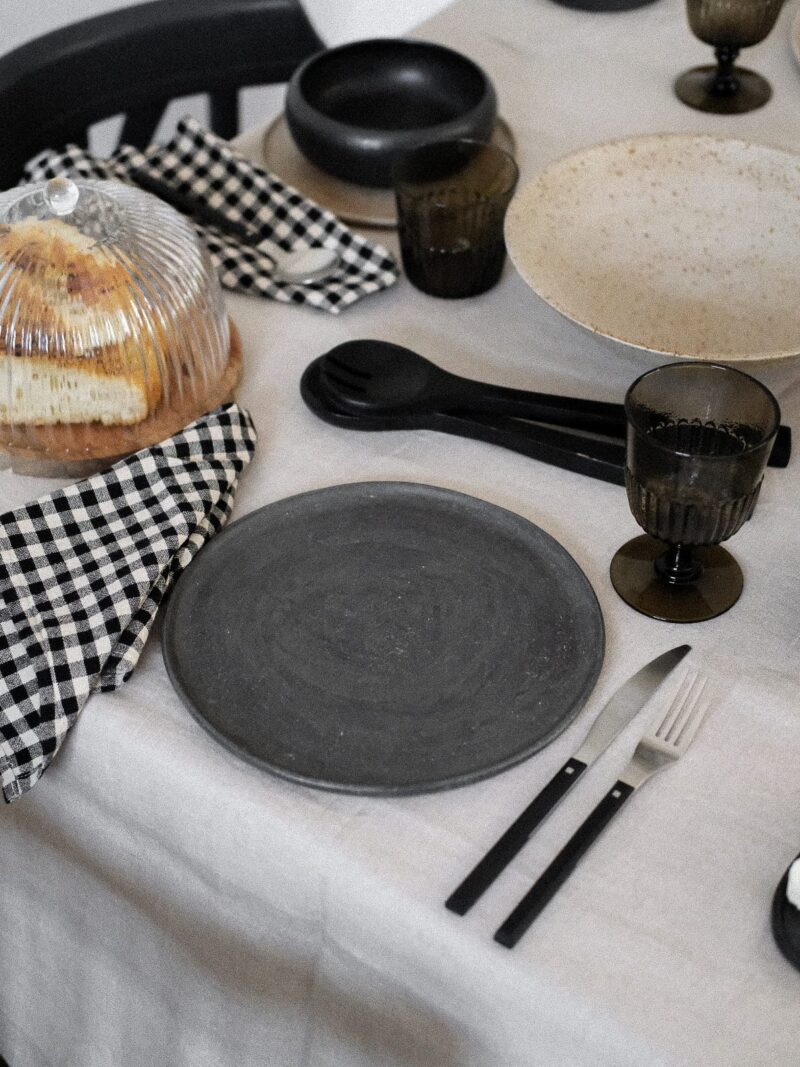 23 cm Earth stoneware plate in beige with speckles | POEMI