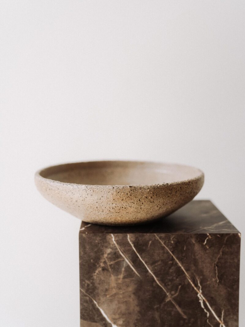 Earth stoneware ceramic casserole dish in beige terrazzo | POEMI
