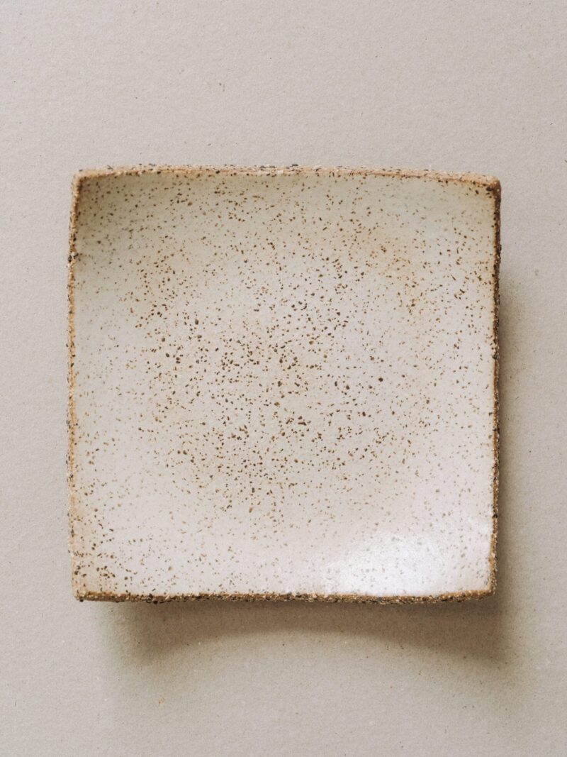 Platou patrat Wa din gresie ceramica de tip terrazzo | POEMI