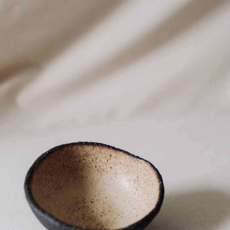 602-77 Bol 16 cm ROU/A din gresie ceramica neagra de tip terrazzo | POEMI