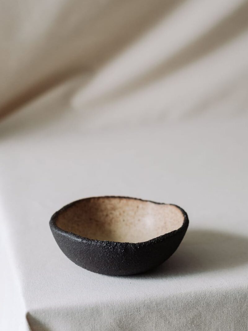 Bol 16 cm ROU/A din gresie ceramica neagra de tip terrazzo | POEMI