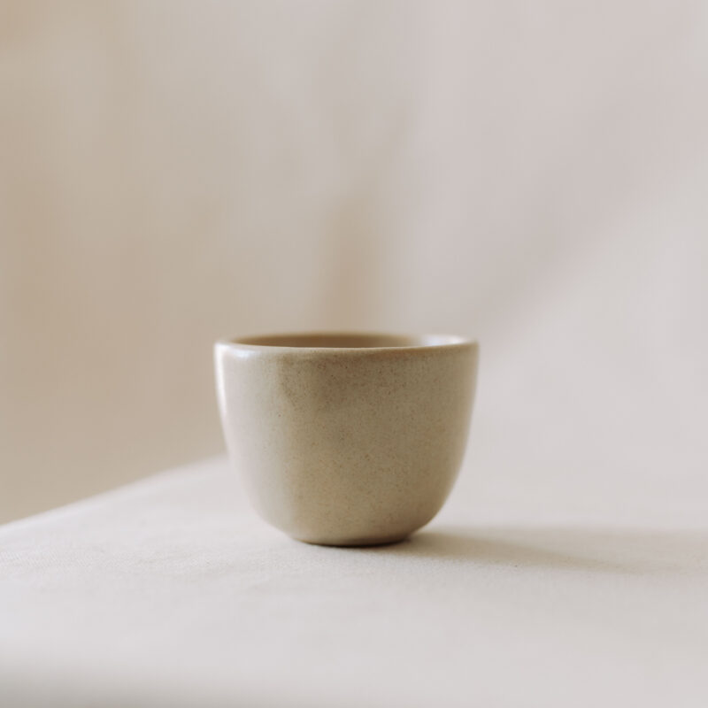 Ceasca 220 ml Mei din gresie ceramica bej | POEMI