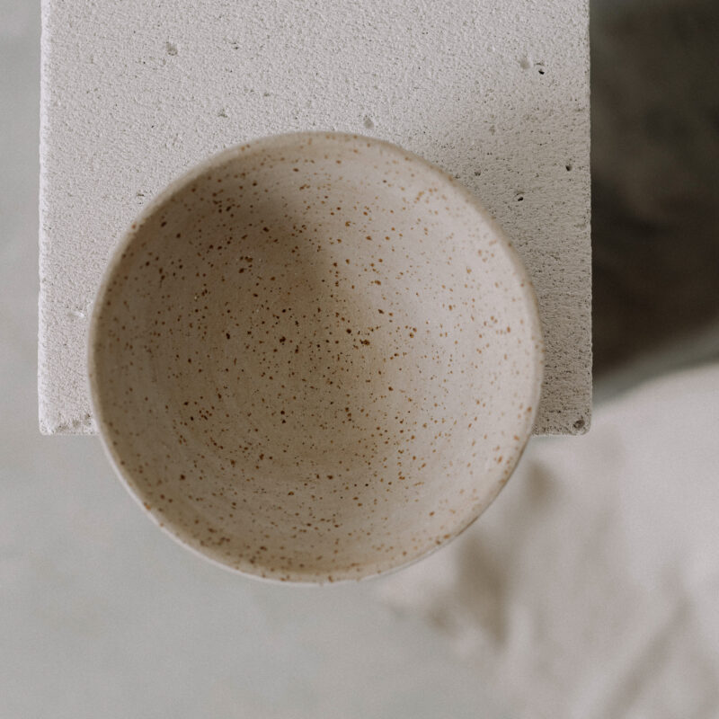 Bol 18 cm Earth din gresie ceramica bej cu picatele | POEMI