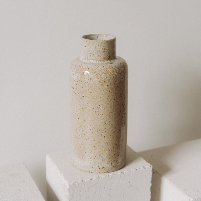Vaza Black&Beauty din gresie ceramica bej cu picatele | POEMI