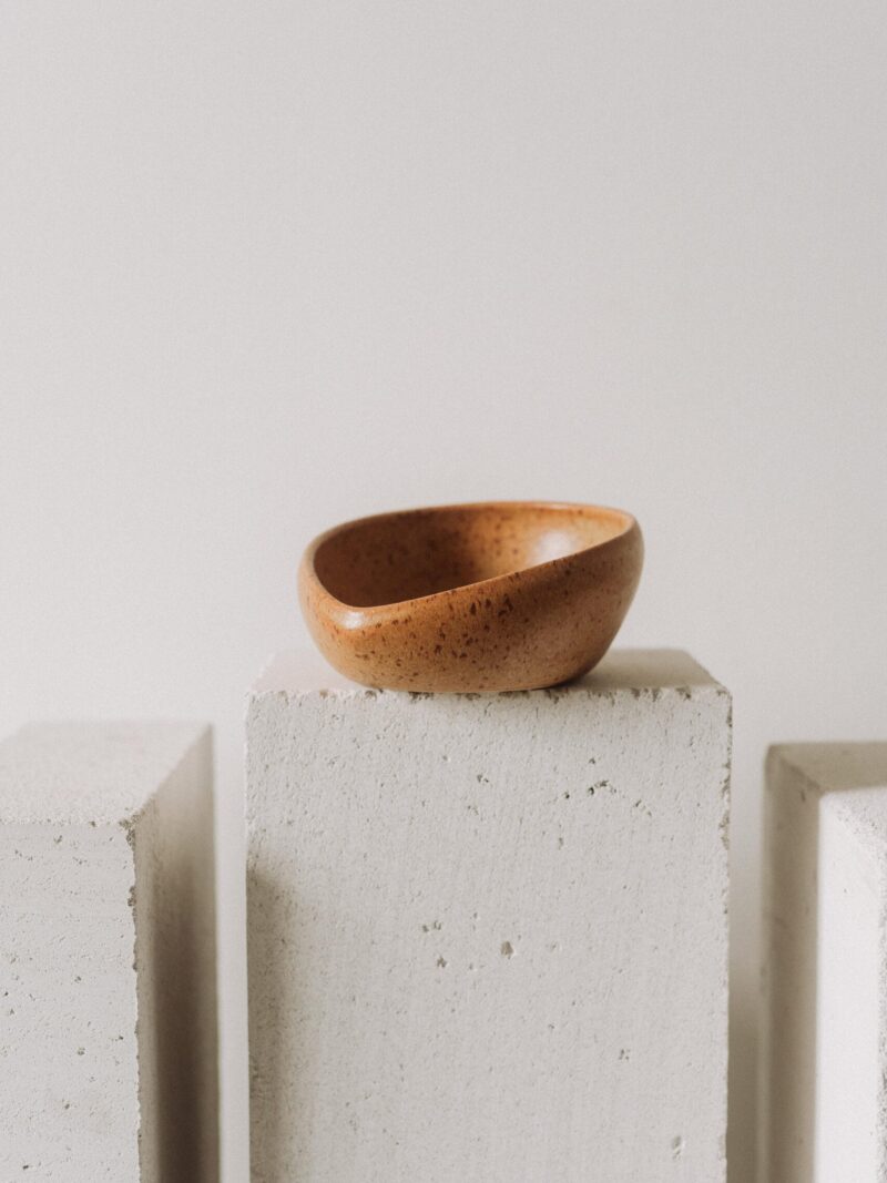 Bol oval Aarde din gresie ceramica bej cu picatele | POEMI