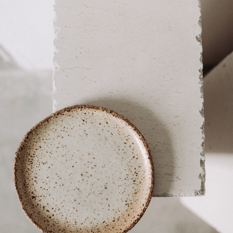 Farfurie 13 cm Umbria din gresie ceramica bej cu continut de samota | POEMI