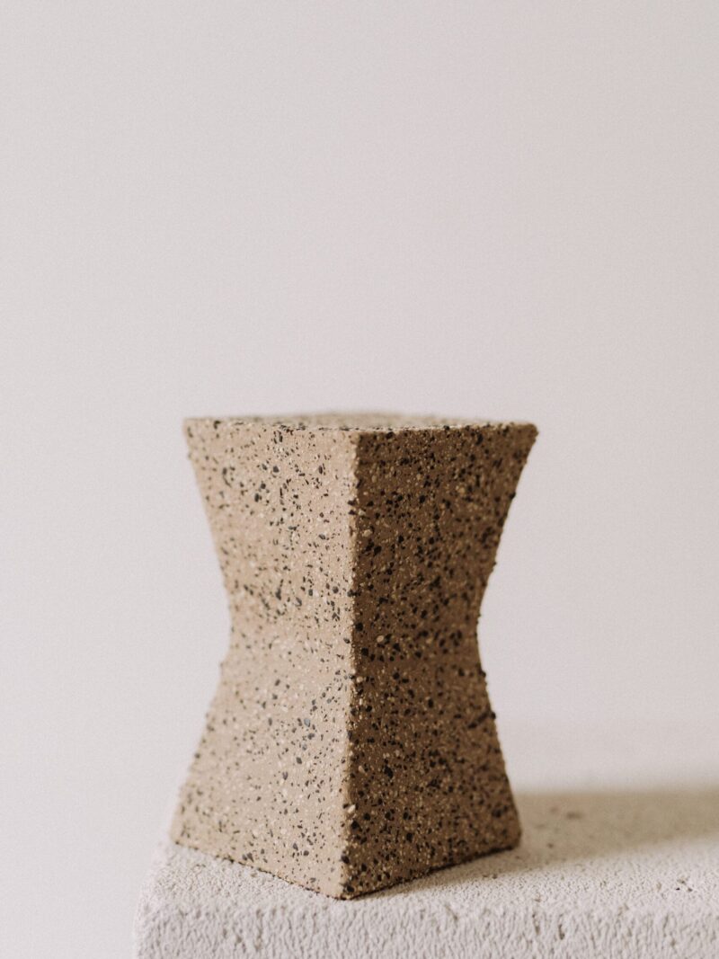 Coloana [Origen] din gresie ceramica de tip terrazzo | POEMI
