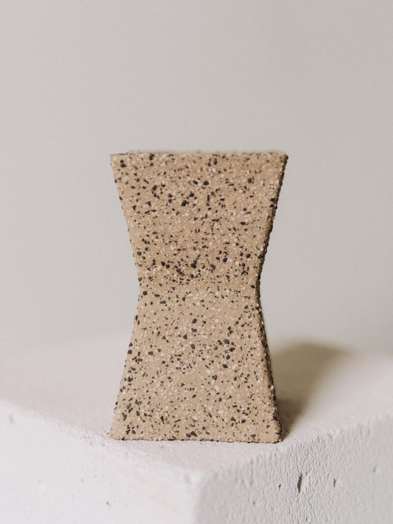 Coloana [Origen] din gresie ceramica de tip terrazzo | POEMI