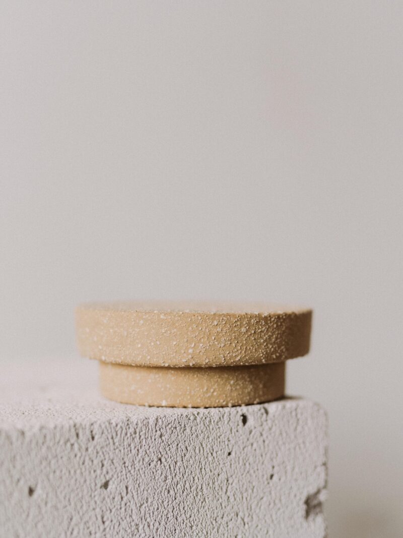 Masa Tacerii [Origen] din gresie ceramica de tip terrazzo | POEMI