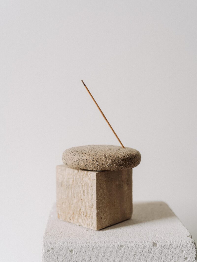 Japandi-style scented stick holder made of stoneware terrazzo-style stoneware | POEMI