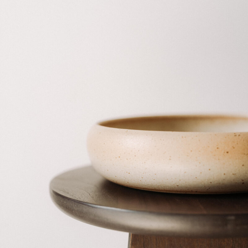 Bol 25 cm Aarde din gresie ceramica bej cu picatele | POEMI
