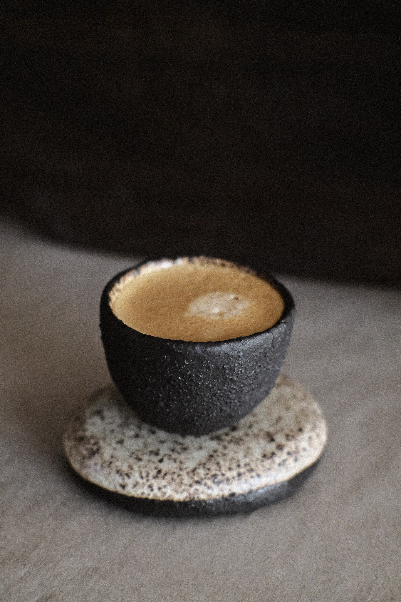 2024 0921 11122700 Farfurie piatra M'amuse din gresie ceramica neagra | POEMI