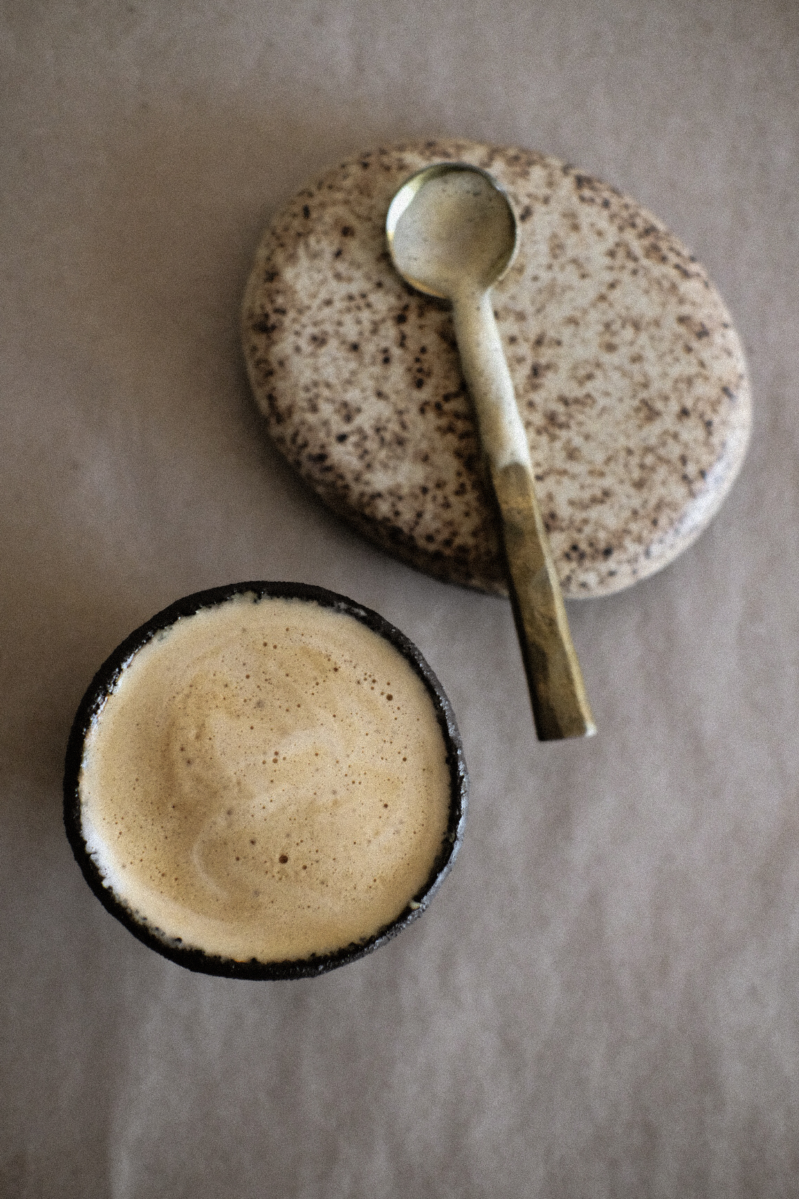 2024 0921 11162800 Farfurie piatra M'amuse din gresie ceramica neagra | POEMI