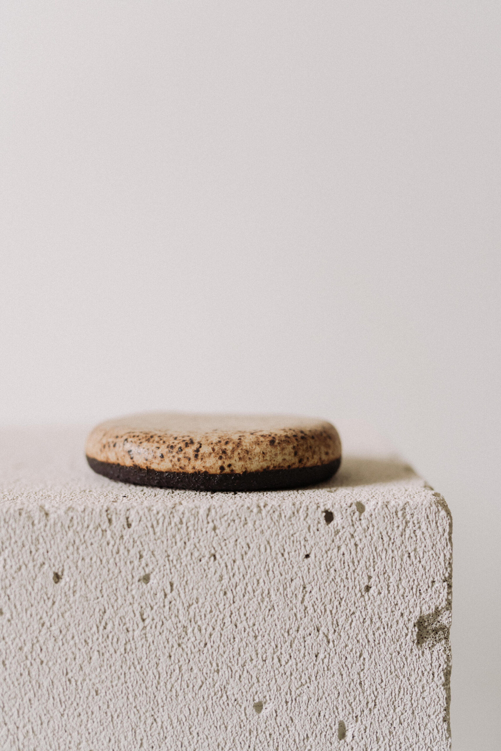 602 31 scaled Farfurie piatra M'amuse din gresie ceramica neagra | POEMI