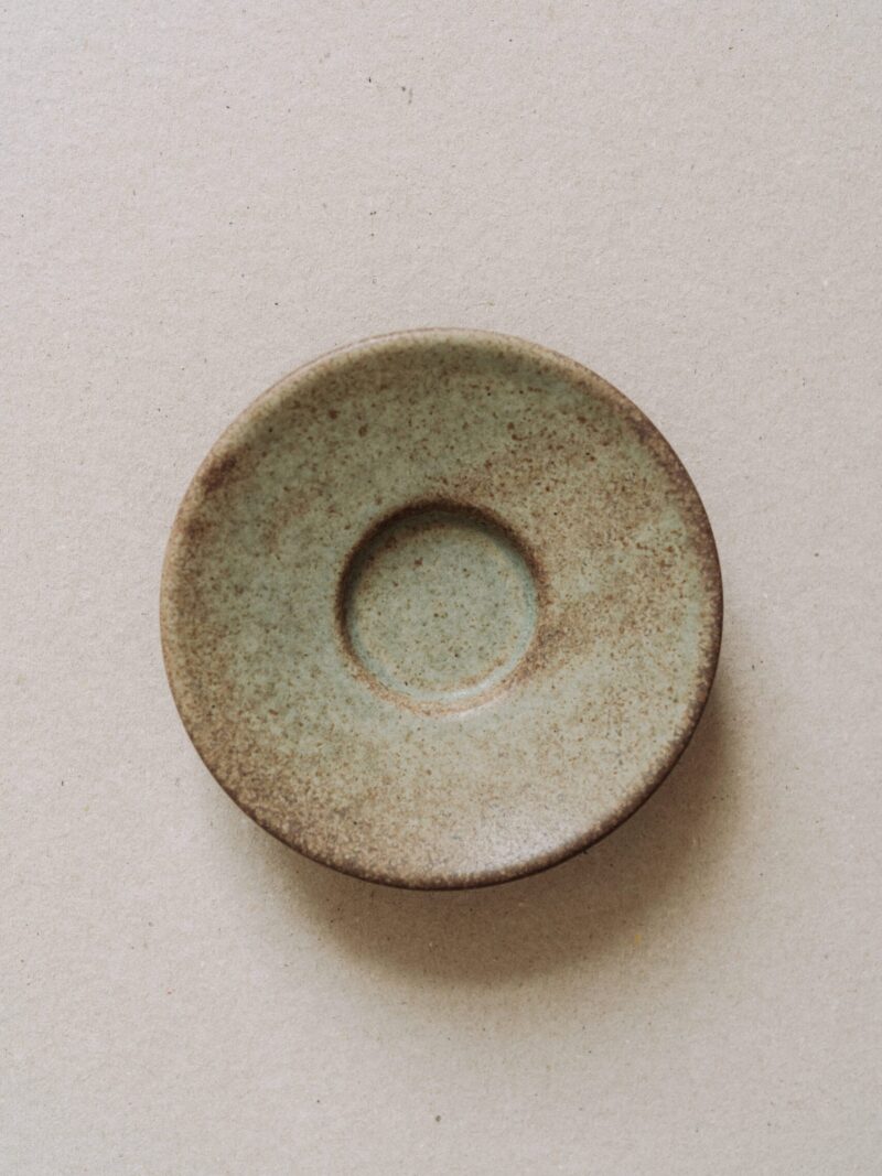 Farfurie cu picior M'amuse din gresie ceramica bej | POEMI