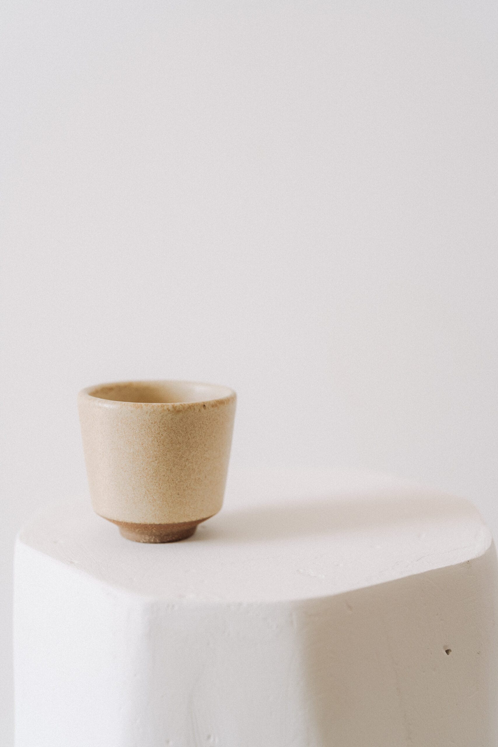 602,272 Ceramic footed cup